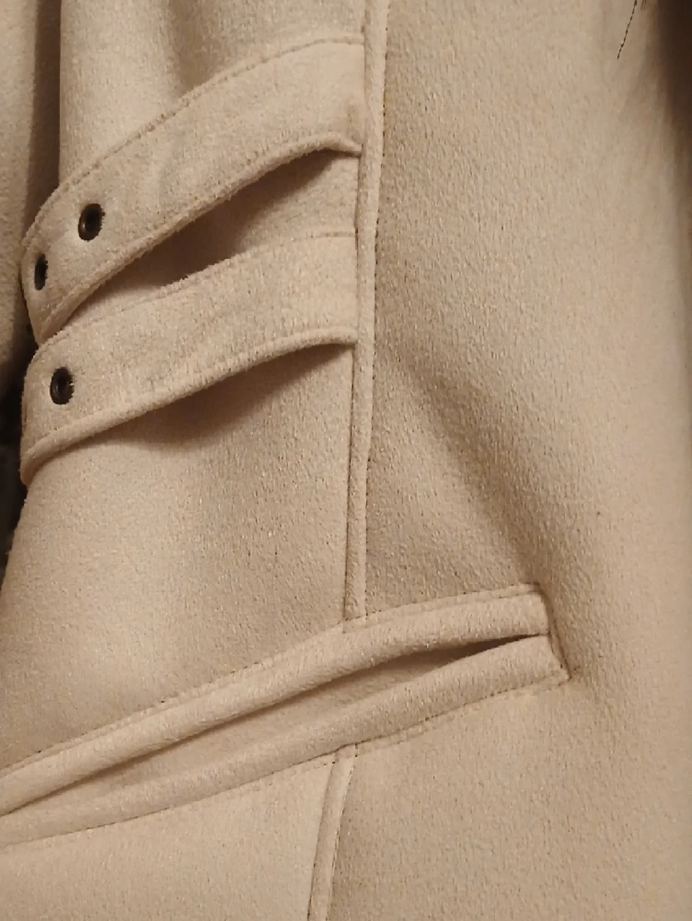 Pamela McCoy Cream Jacket with Brown Faux Fur Collar - Picture 11 of 11